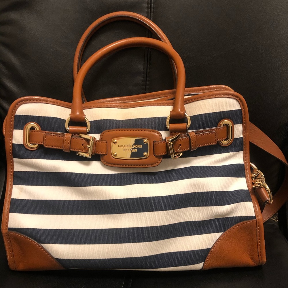 Michael Kors Navy and White bag!